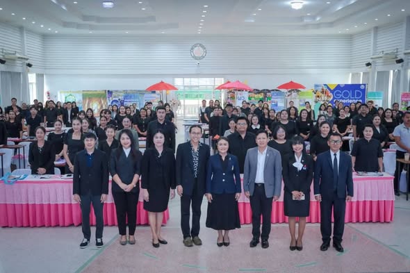 เข้าร่วมการอบรมเชิงปฏิบัติการและรับมอบนโยบาย เรื่อง "การออกแบบการเรียนรู้ตามแนวคิด Active Learning เชื่อมโยงกรอบอ้างอิงความสามารถทางภาษาของยุโรป CEFR